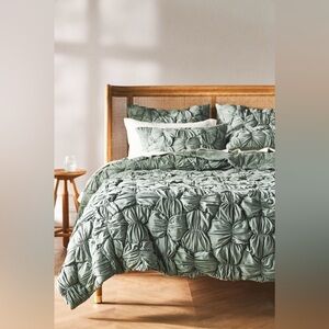 Anthropologie Constance Cotton Jersey Cloud Quilt Size King NWT